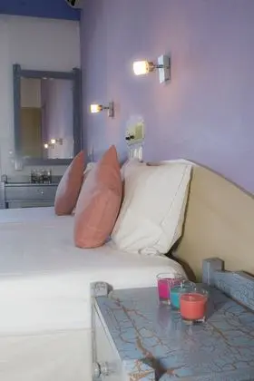 Standard Tek Büyük veya İki Ayrı Yataklı Oda, Havuz Manzaralı