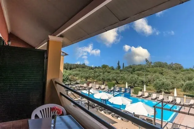 Üç Kişilik Oda