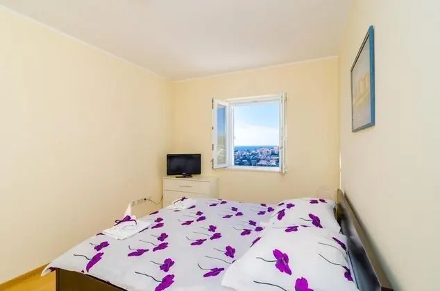 Apart Daire (Two Bedroom Apartment with Balcony an)