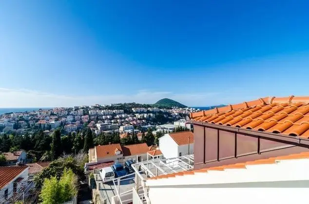 Apart Daire (Two Bedroom Apartment with Balcony an)