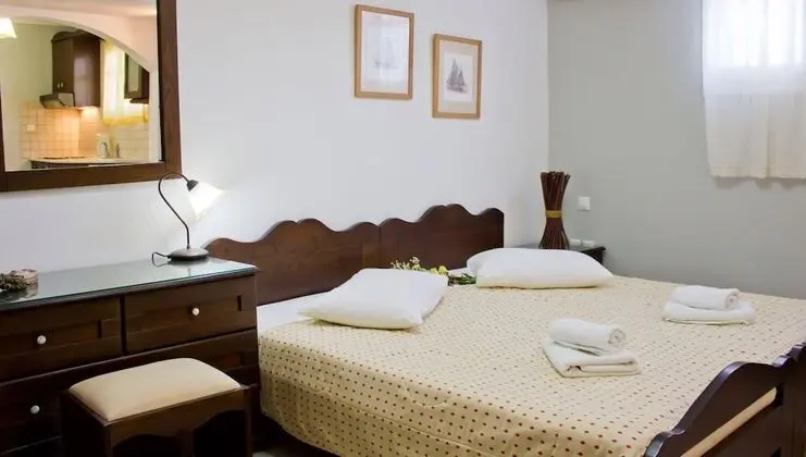 Stüdyo, Bahçe Manzaralı (Semi Ground Floor)