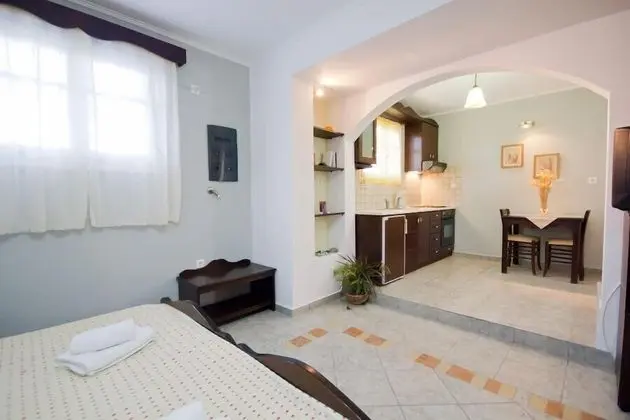 Stüdyo, Bahçe Manzaralı (Semi Ground Floor)