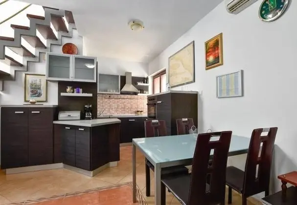 Ev (Niksi - with pool - H(8+4))