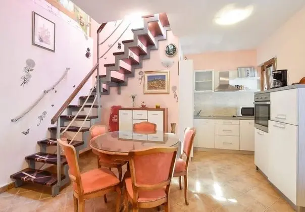 Ev (Niksi - with pool - H(8+4))