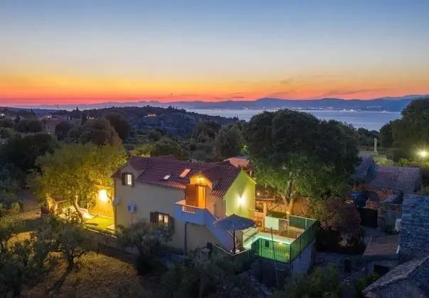 Ev (Niksi - with pool - H(8+4))