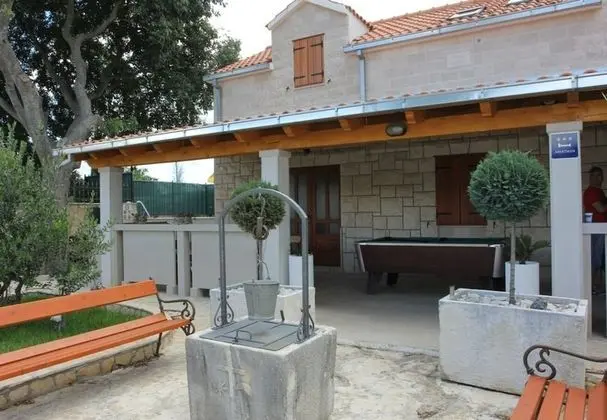 Ev (Niksi - with pool - H(8+4))