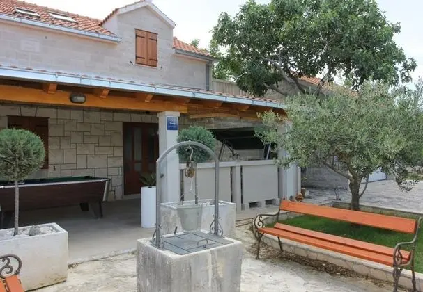 Ev (Niksi - with pool - H(8+4))