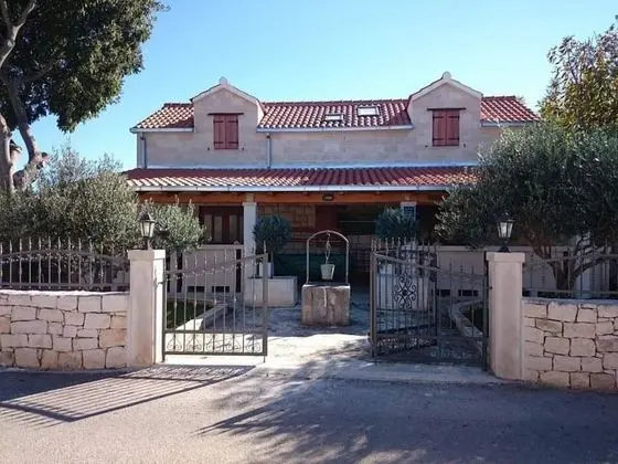 Ev (Niksi - with pool - H(8+4))