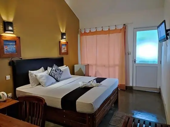 Deluxe Tek Büyük Yataklı Oda, 1 Çift Kişilik Yatak, Engellilere Uygun, Havuz Manzaralı