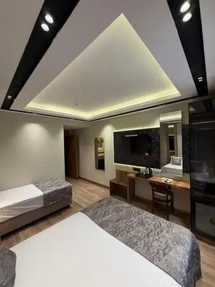 Triple, Şehir Manzaralı