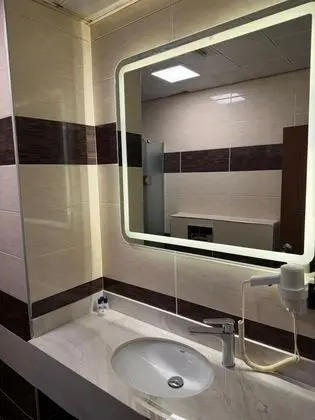 Triple, Şehir Manzaralı