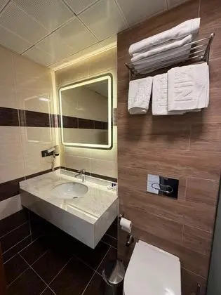 Triple, Şehir Manzaralı