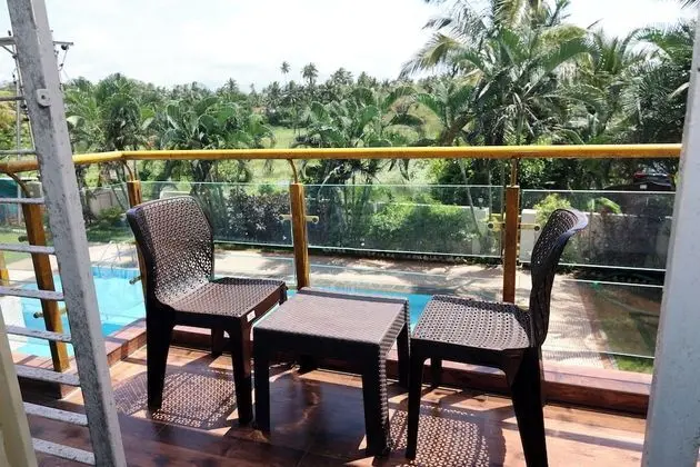 Deluxe Poolview