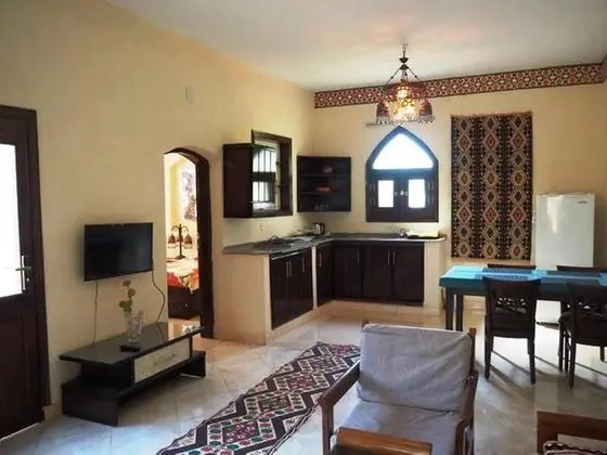 Apart Daire, 2 Yatak Odası, Havuz Manzaralı
