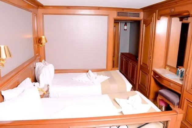 Deluxe Üç Kişilik Oda