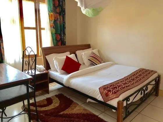 Tek Büyük Yataklı Oda, 1 Çift Kişilik Yatak
