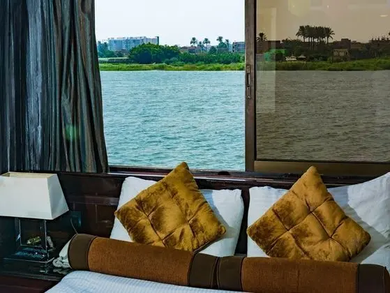 Deluxe Double Room, 2 Twin beds, River View