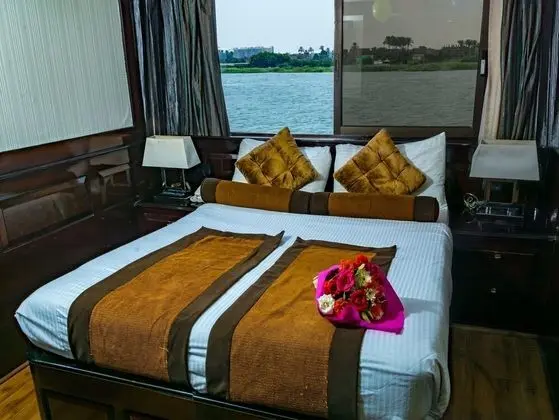 Deluxe Double Room, 2 Twin beds, River View