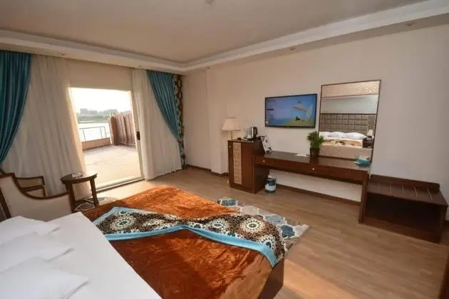 Superior Tek Büyük veya İki Ayrı Yataklı Oda