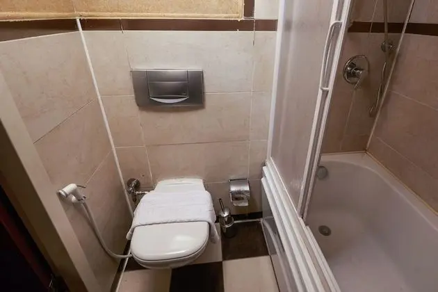 Junior Süit, Nehir Manzaralı