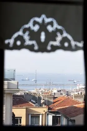 Penthouse (Balcony, Partial Sea View)