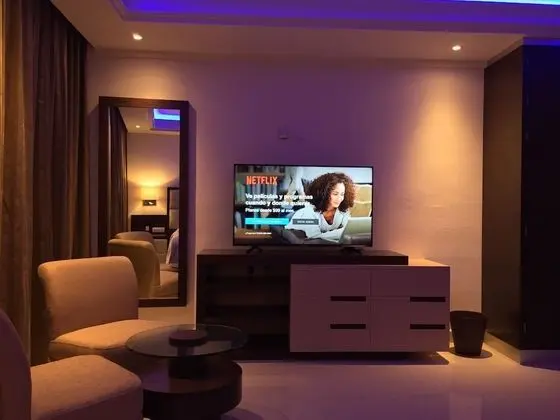 Luxury Tek Büyük Yataklı Oda, Mikrodalga, Havuz Manzaralı