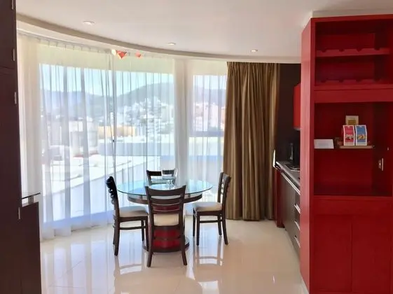 Luxury Tek Büyük Yataklı Oda, Mikrodalga, Havuz Manzaralı