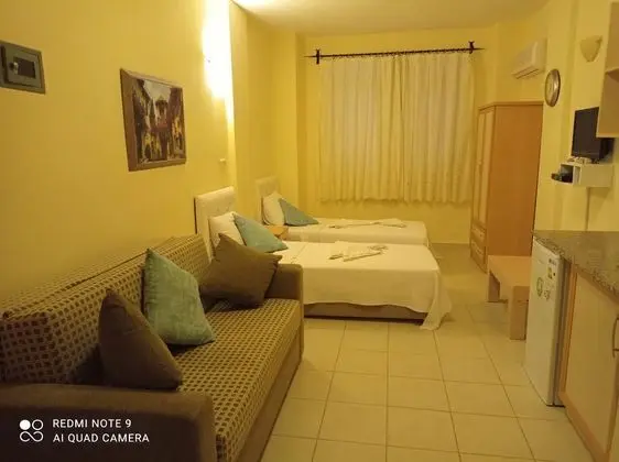 Aile Odası, Bahçe Manzaralı
