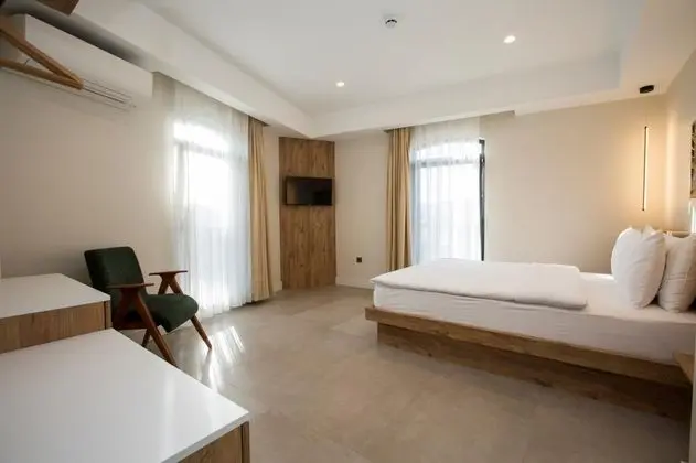 Köşe Oda, Şehir Manzaralı, Fransız Balkonlu