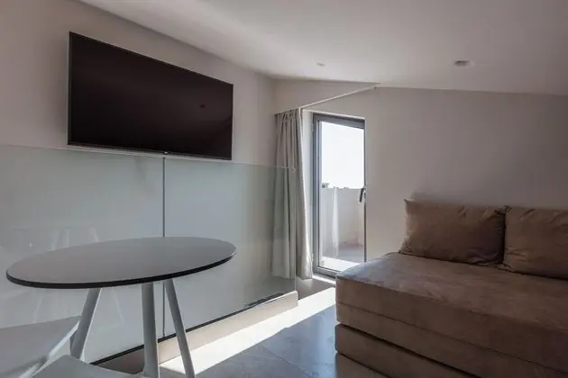 Junior Suite Split Level with Pool View