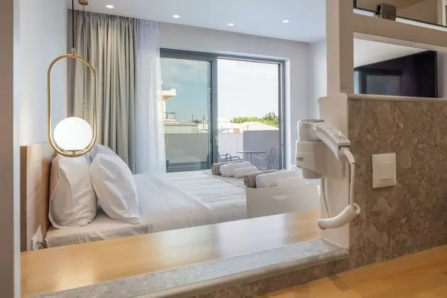 Superior Room with Sharing Pool