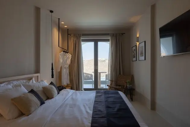 Delight with Sea View & Shared Pool