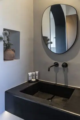 Rocky Room with Sea View and Independent Pool