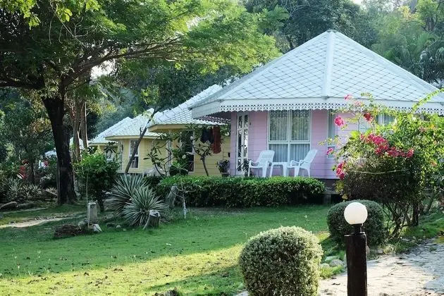 Beach front deluxe cottage