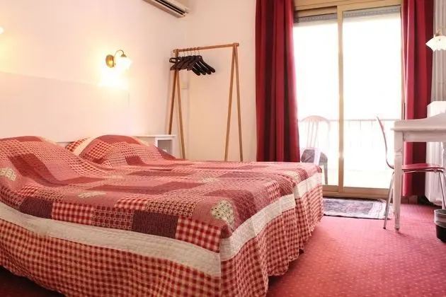 Tek Büyük veya İki Ayrı Yataklı Oda, Balkon