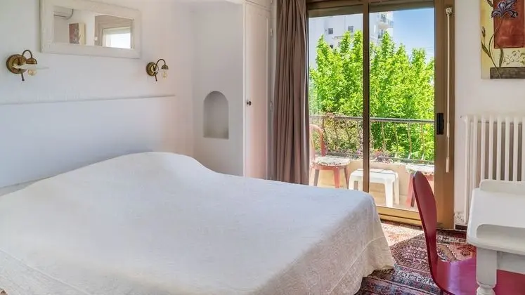 Tek Büyük veya İki Ayrı Yataklı Oda, Balkon
