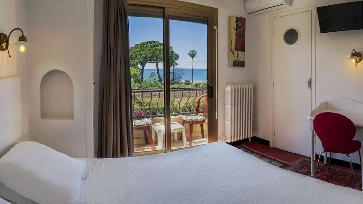 Tek Büyük veya İki Ayrı Yataklı Oda, Balkon