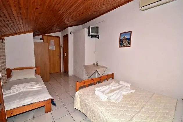 Stüdyo, Deniz Manzaralı (for 3)