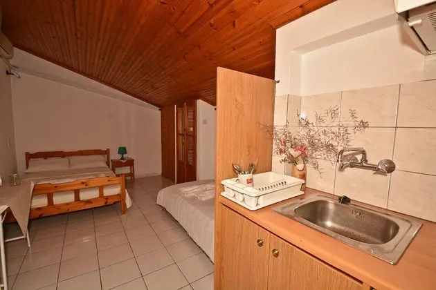 Stüdyo, Deniz Manzaralı (for 3)