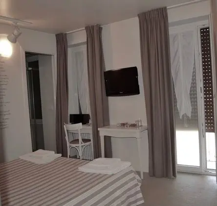 Üç Kişilik Oda