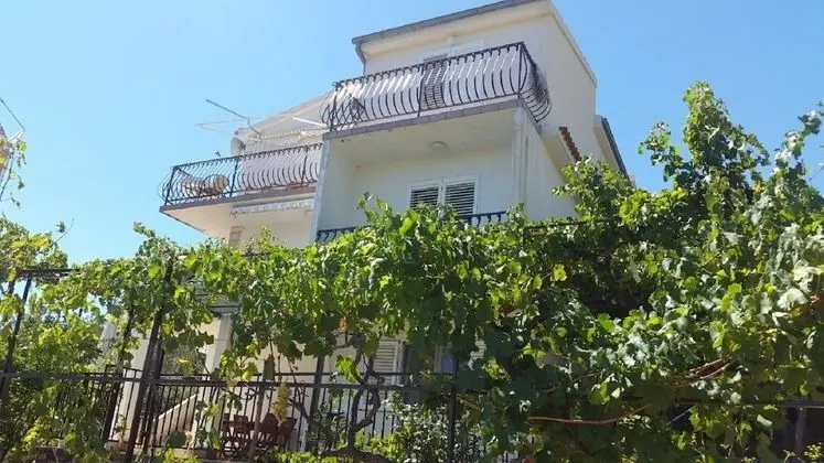 Apart Daire (Nina - free private parking - A3(7))