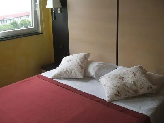 Economy Tek Büyük Yataklı Oda