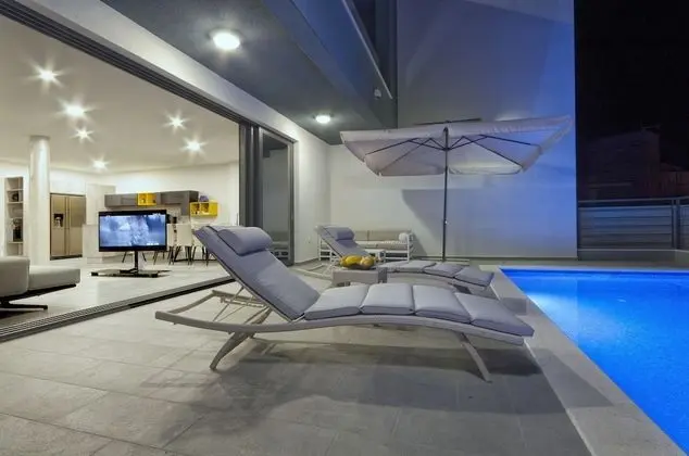 Villa, 3 Yatak Odası, Şömine