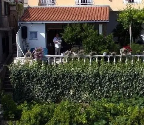 Apart Daire (Nina - sea view family apartments - A)