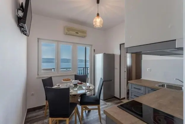 Apart Daire (Nina - sea view family apartments - A)