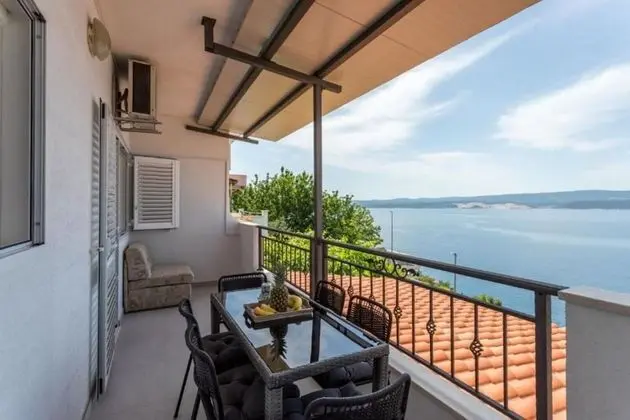 Apart Daire (Nina - sea view family apartments - A)