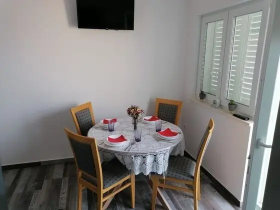 Apart Daire (Nina - sea view family apartments - A)