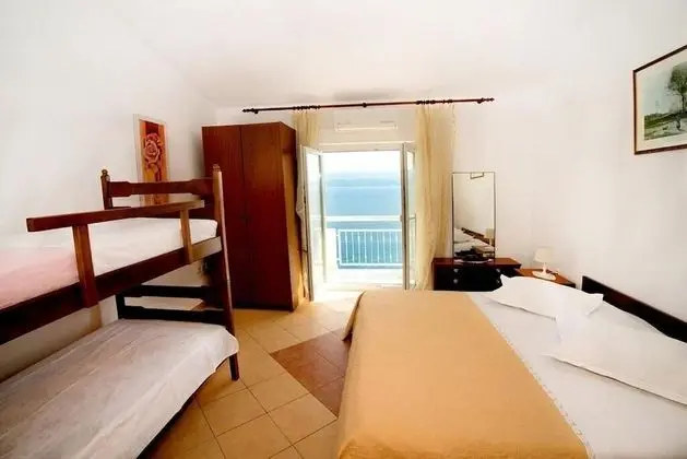 Apart Daire (Nina - sea view family apartments - A)