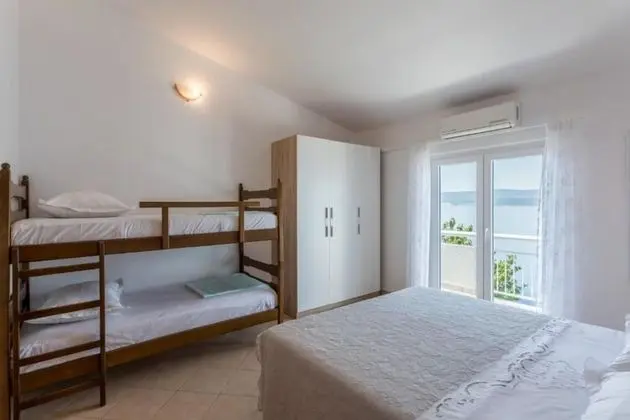 Apart Daire (Nina - sea view family apartments - A)