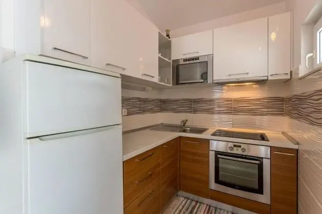 Apart Daire (Nina - sea view family apartments - A)